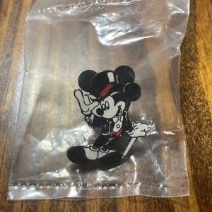 Disney Enamel Pin - 1” Tuxedo & Top Hat Mickey Mouse